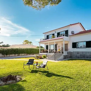 Gasthof Moro's Friends House -, Cascais